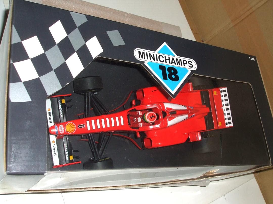 フェラーリ　F１　アーバイン　＃６　（ラウンチ？）　ミニチャンプス　１／１８