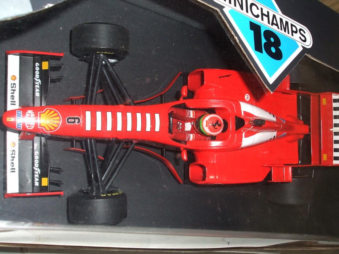 フェラーリ　F１　アーバイン　＃６　（ラウンチ？）　ミニチャンプス　１／１８