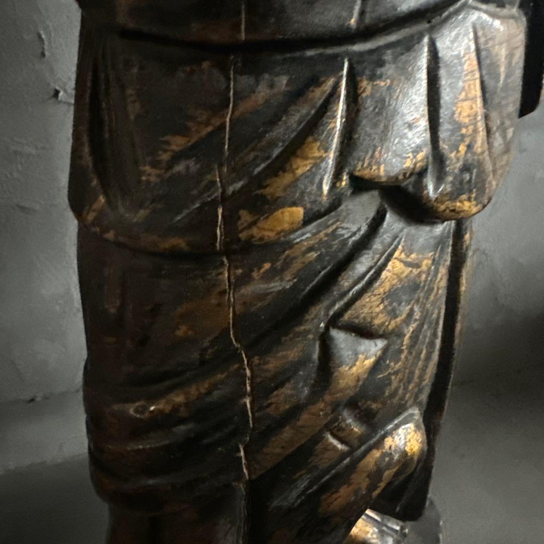 ヴィンテージ　迫力の木製彫刻 剣を持つ像