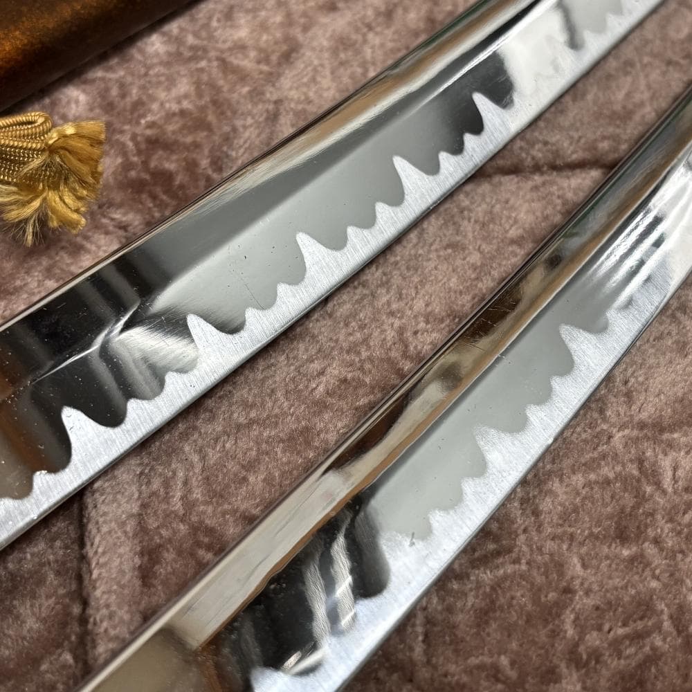 模造刀 模擬刀 レプリカ 大小揃え 互の目尖り刃 鉄鍔 梨地鞘 観賞用