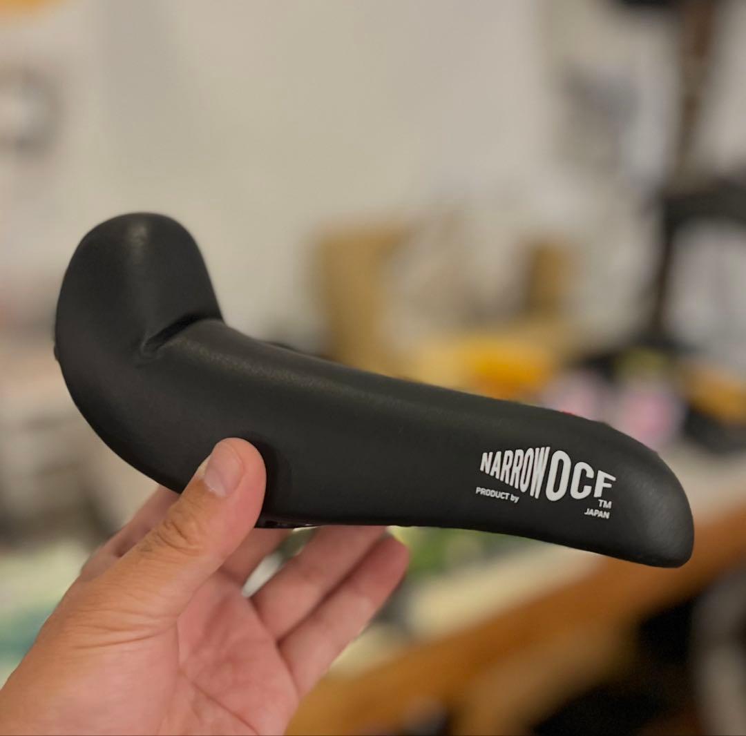 OCFナローサドル 跳ね上げ　ダックテール加工　ビッちゃんオリジナルポスト