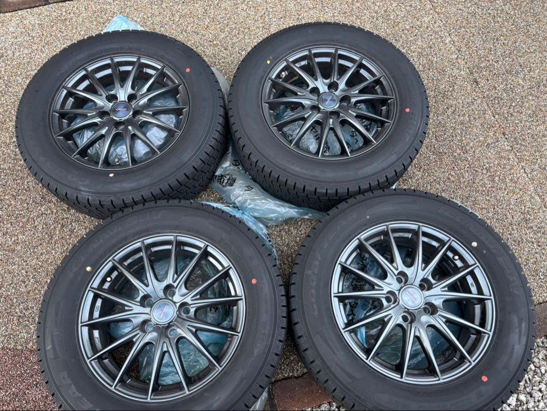 Goodyear 225/65R17 タイヤ4本セット スタッドレス 製造24年