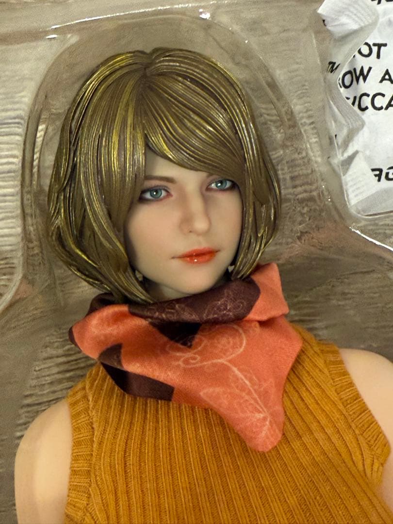 バイオハザード　アシュリー　1/6 可動フィギュア