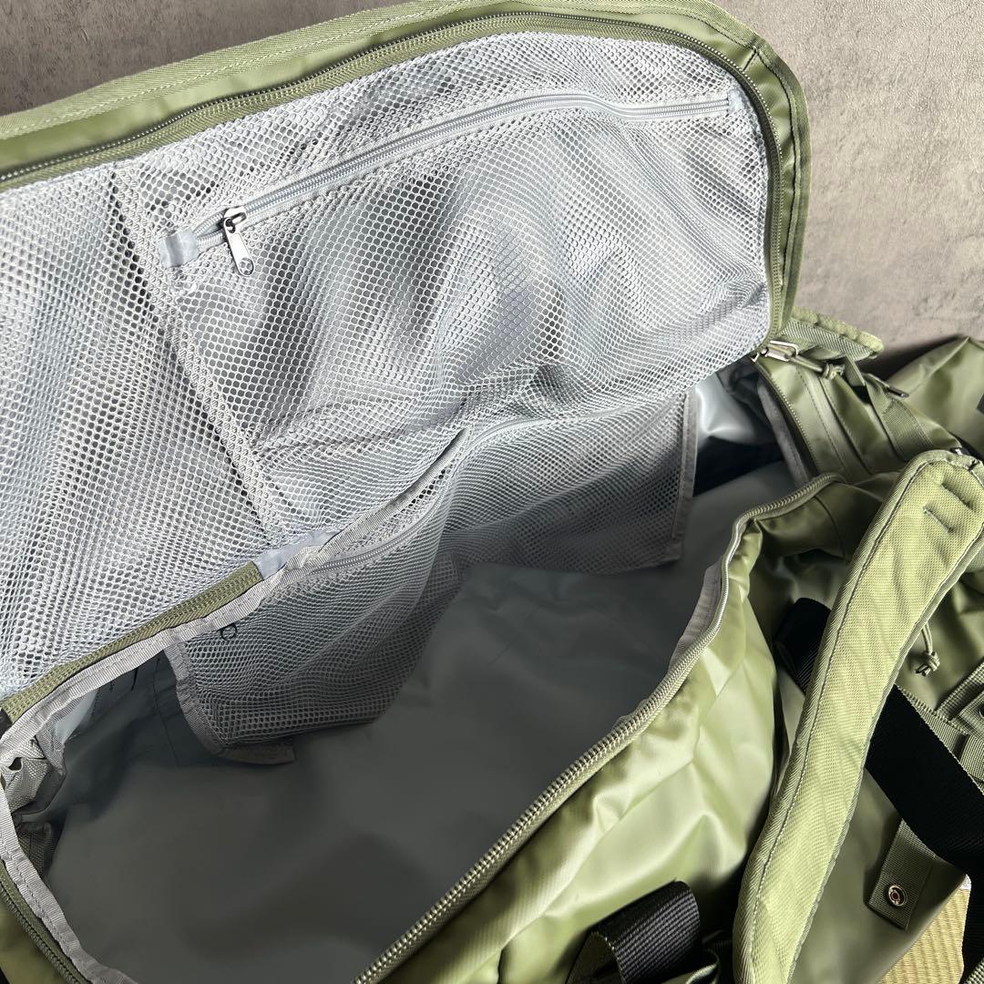 新品未使用　THULE ボストンバッグ オリーブグリーン