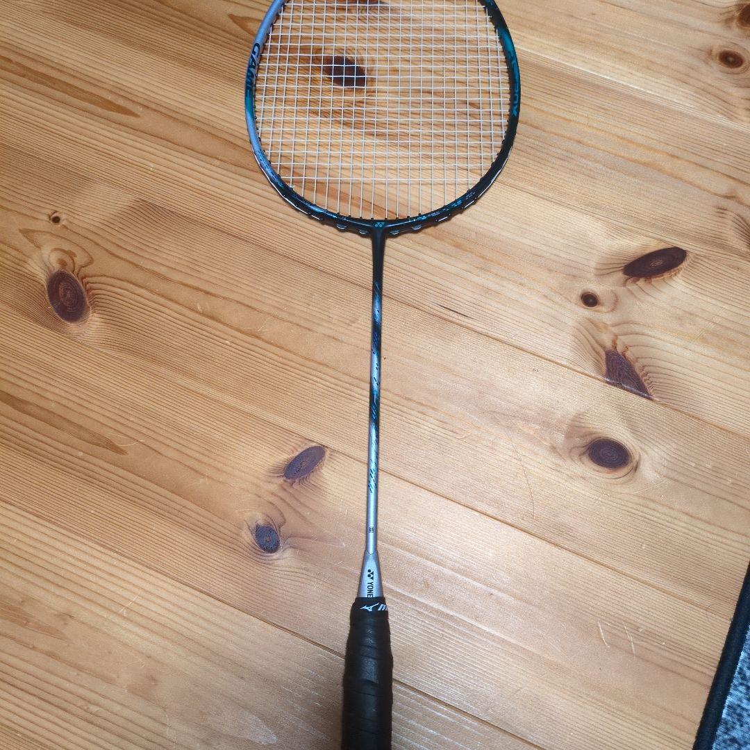 (早い者勝ち！）バドミントンラケット　ヨネックス　アストロクス88Dゲーム