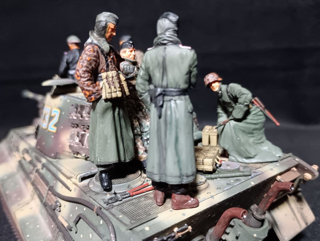 タミヤ1/35キングタイガー完成品