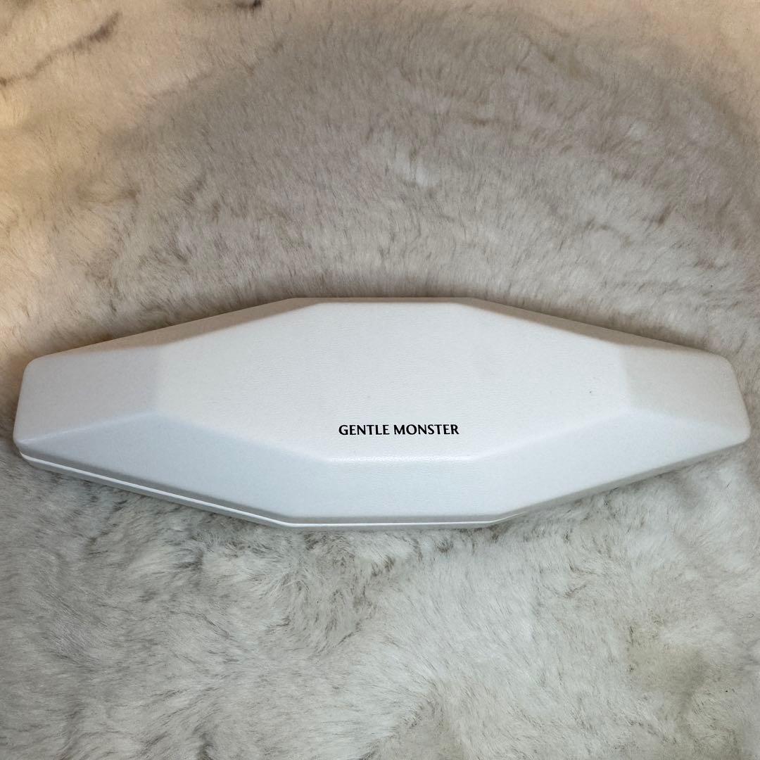 GENTLE MONSTER ジェントルモンスター サングラス Orora 02