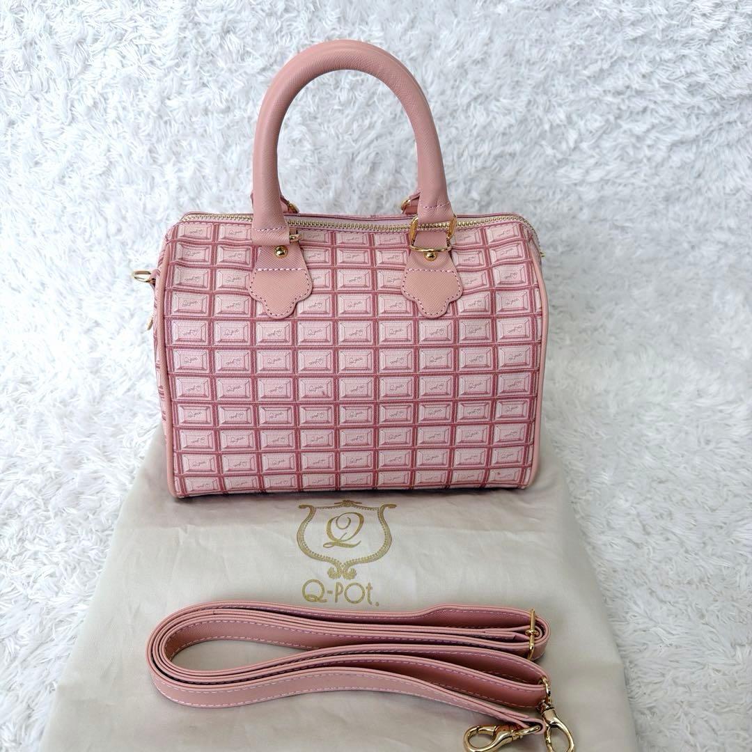 ねこ様 新品 Q-pot. ストロベリーチョコレート ミニ ボストンバッグ