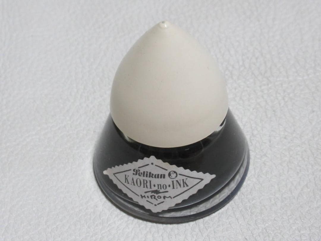 極希少非売品1980年代後半◆ペリカン KAORI 三角形 インク瓶 高さ6cm