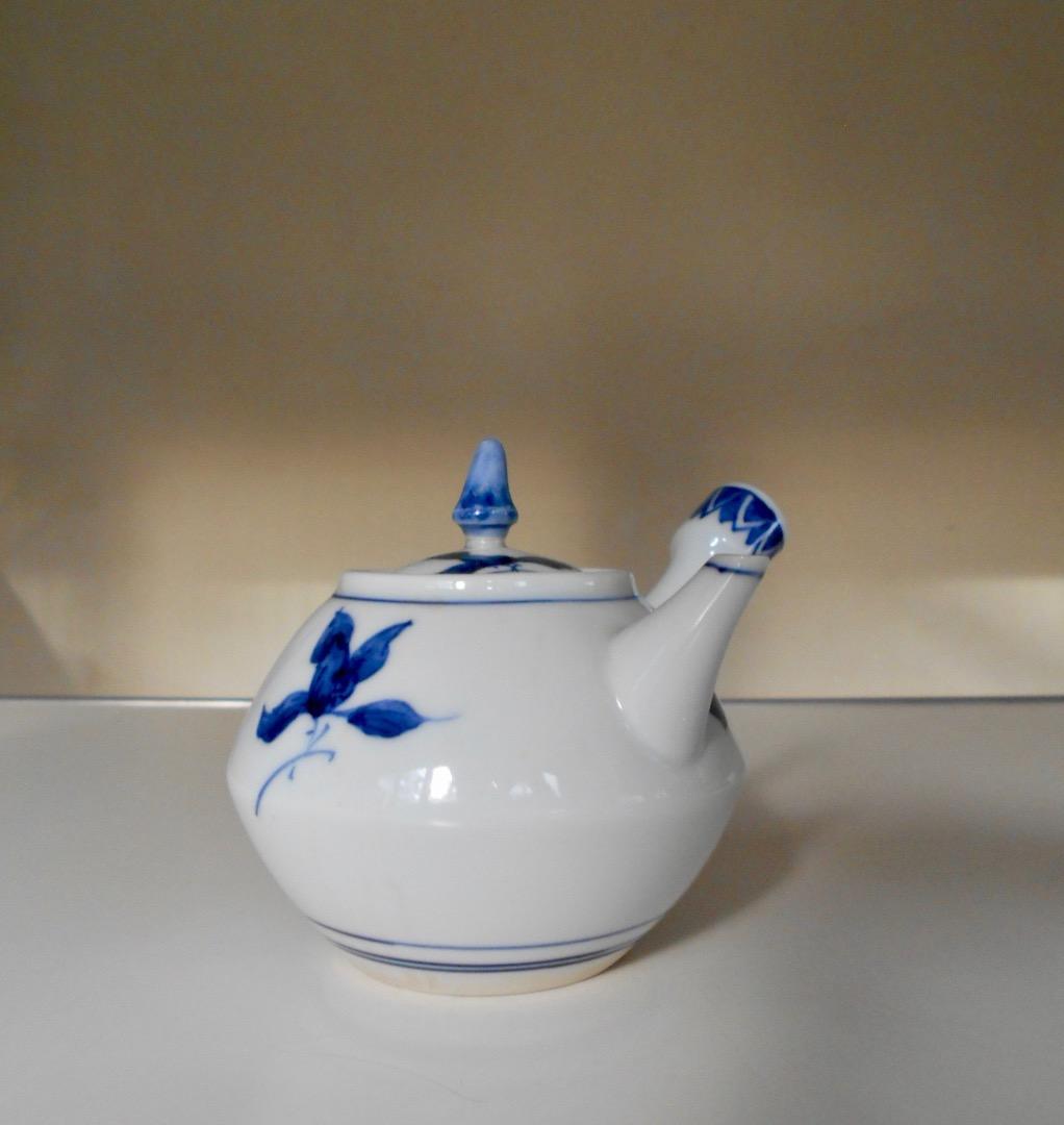 シャープな煎茶急須！長鳳作 白磁に染付 蘭紋 煎茶道 急須 工芸品