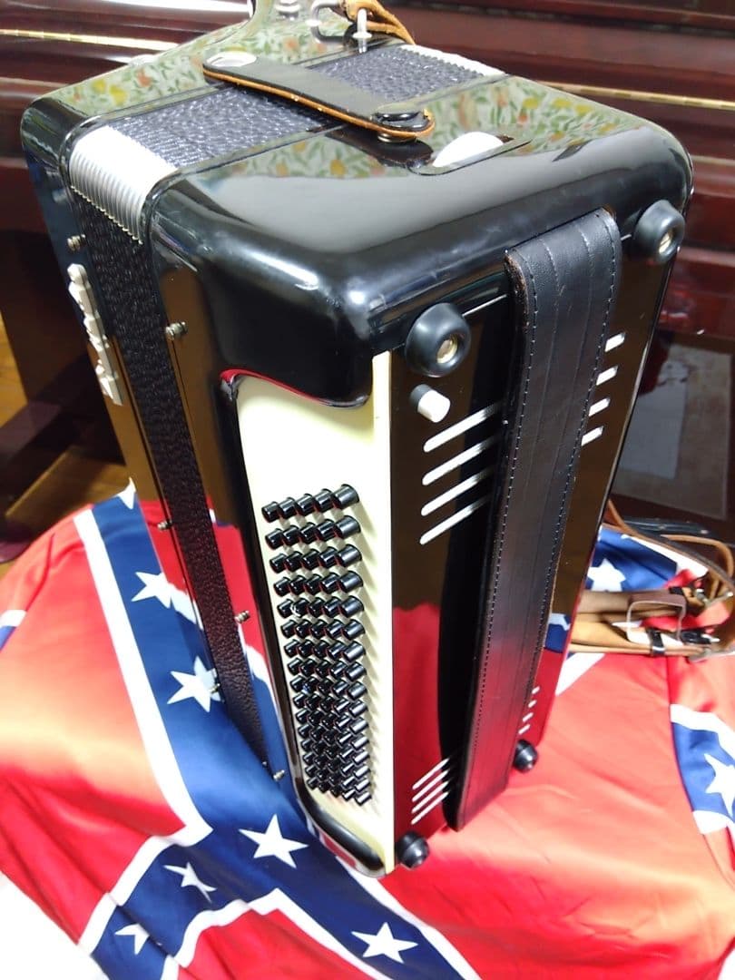 練習用に最適 TOMBOアコーディオンNO65