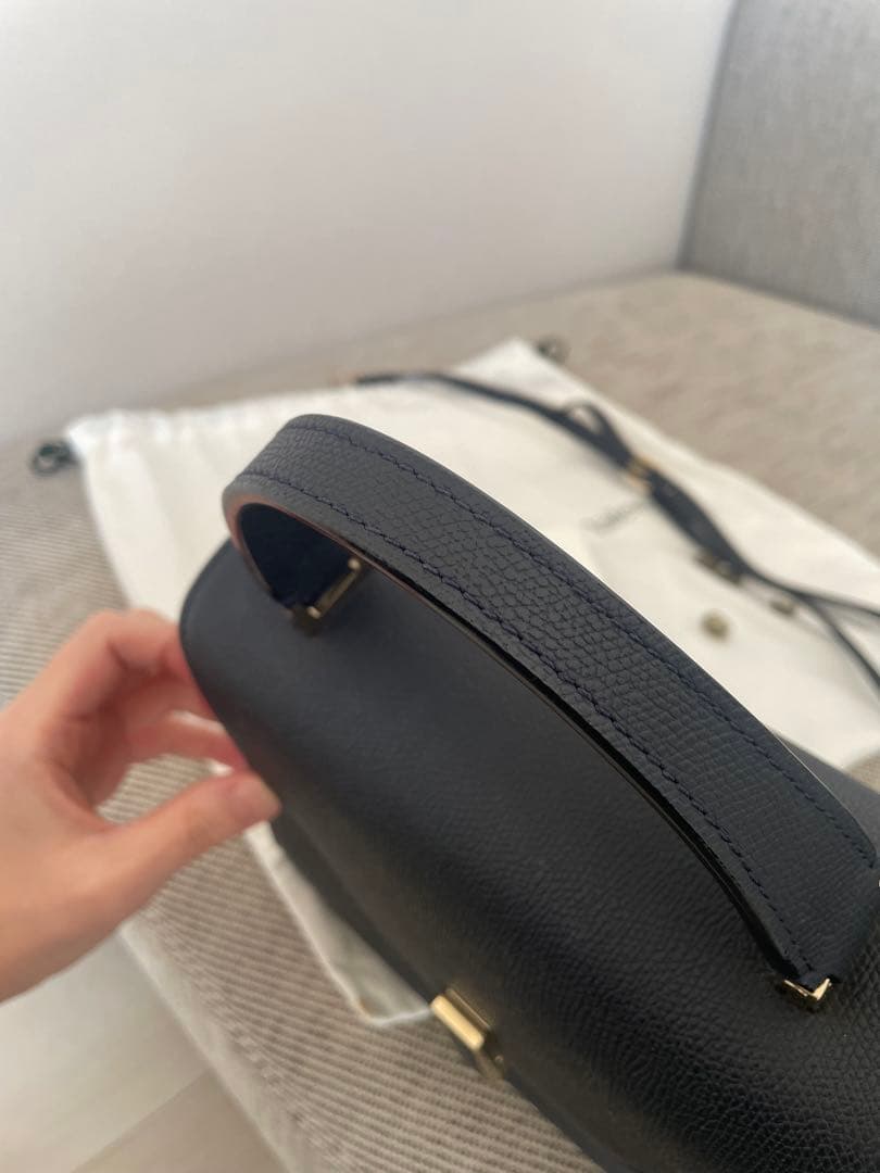 moca様⭐︎ヴァレクストラ Valextra イジィデ｜ミディアム｜ネイビー