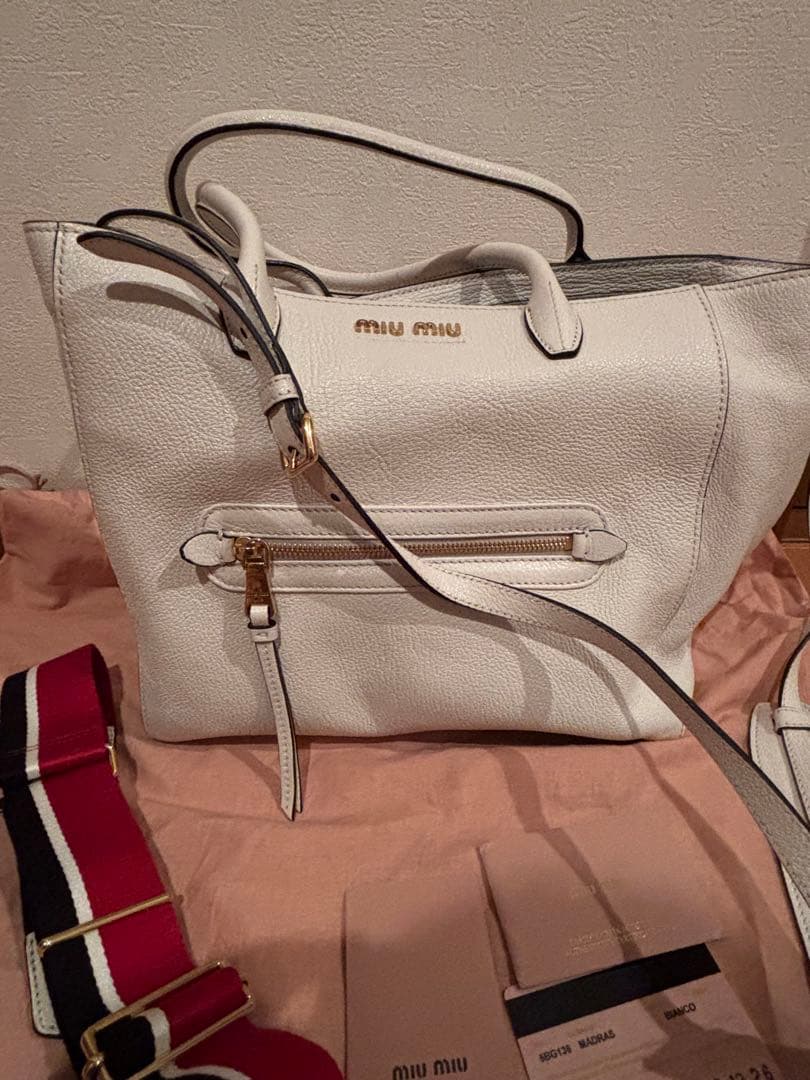 miumiu マドラス レザー 2WAY ハンドバッグ ショルダーバッグ