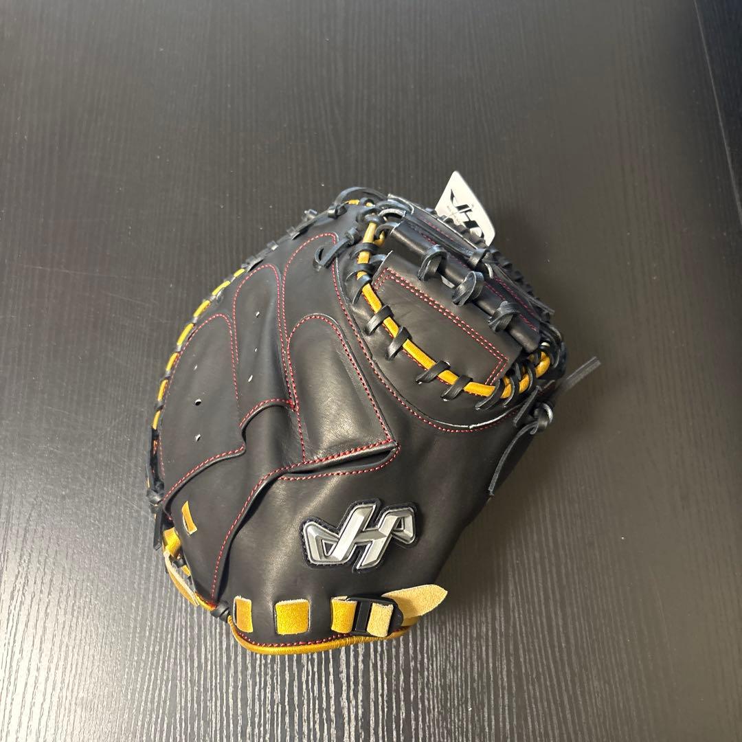 軟式ミット ブラック×ゴールド