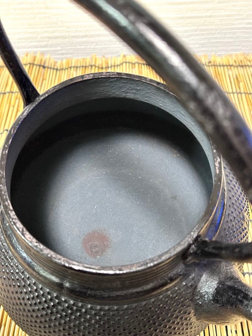 未使用品、供箱、栞、タグ付　南部天正堂作２０型コシキアラレ　南部鉄瓶　南部鉄器