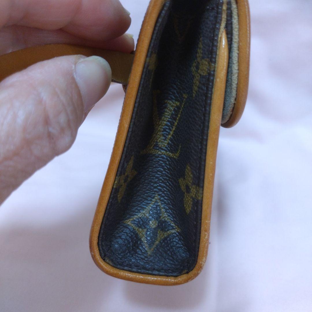 Louis Vuitton ボディバッグ ダークグリーン