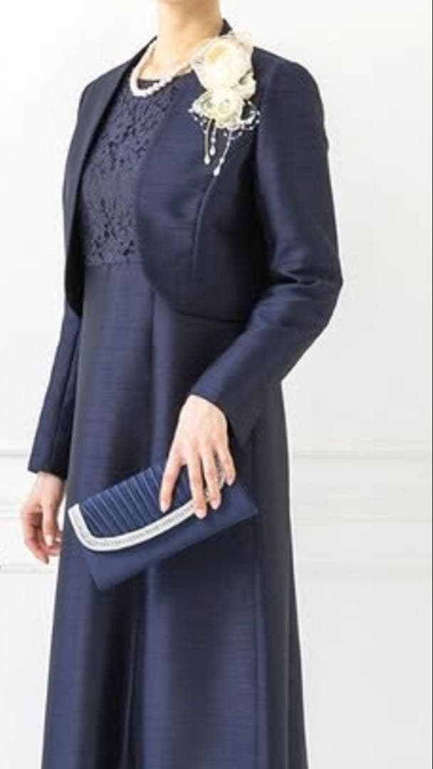 東京ソワール　PETITSOIR コサージュ ブローチホワイト色　新品未使用