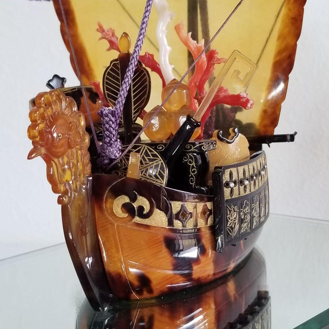 本鼈甲　べっ甲　鳳凰宝船　置物　血赤珊瑚、白珊瑚　ガラスケース　縁起物　オブジェ