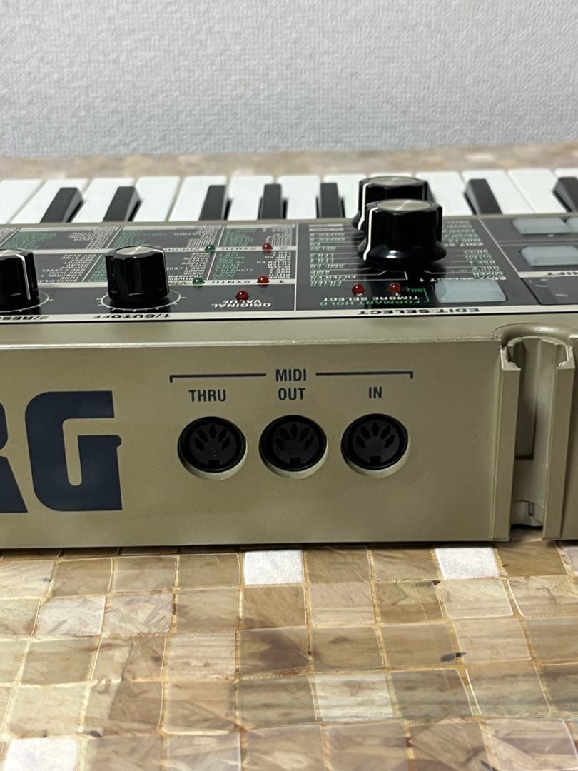 t*e様 KORG microKORG シンセサイザーとNumarkヘッドホンセ