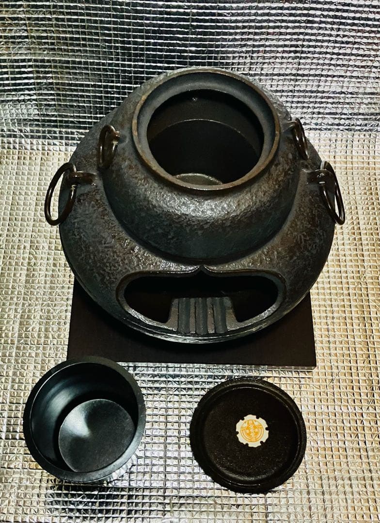 鉄製 二重構造 茶釜 専用台付き　文秀堂　南部鉄器　茶釜風灰皿　台座付き