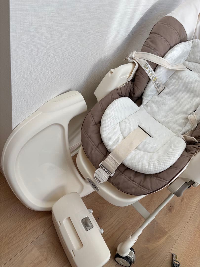 コンビ　ネムリラ　オートスウィング　電動