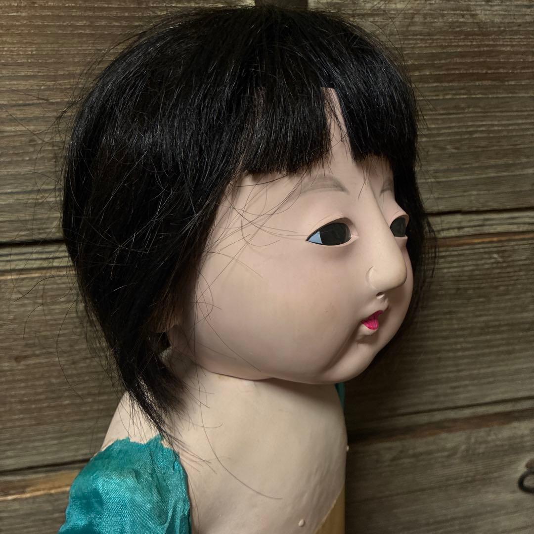 幼顔の可愛い子　市松人形　銘あり　直◯斎？