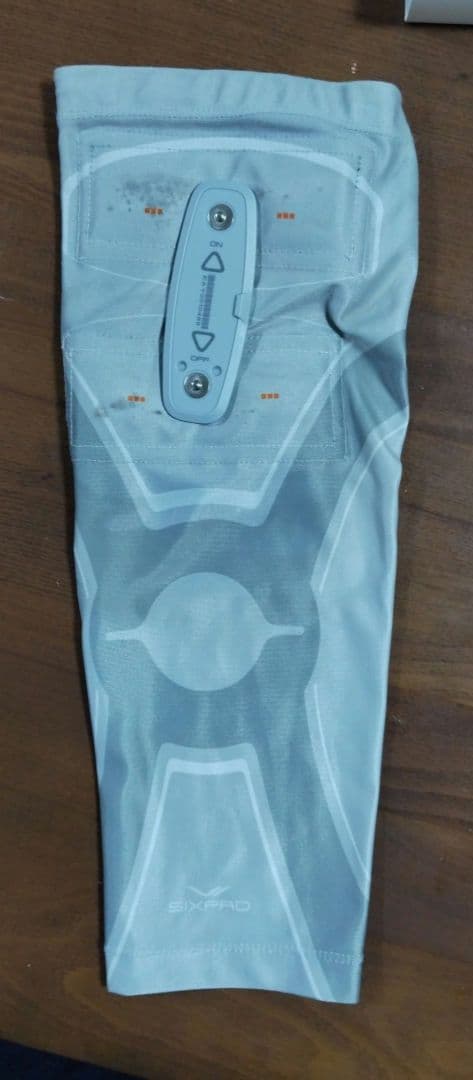 SIXPAD／ニーフィット【Sサイズ】コントローラー付き　その2