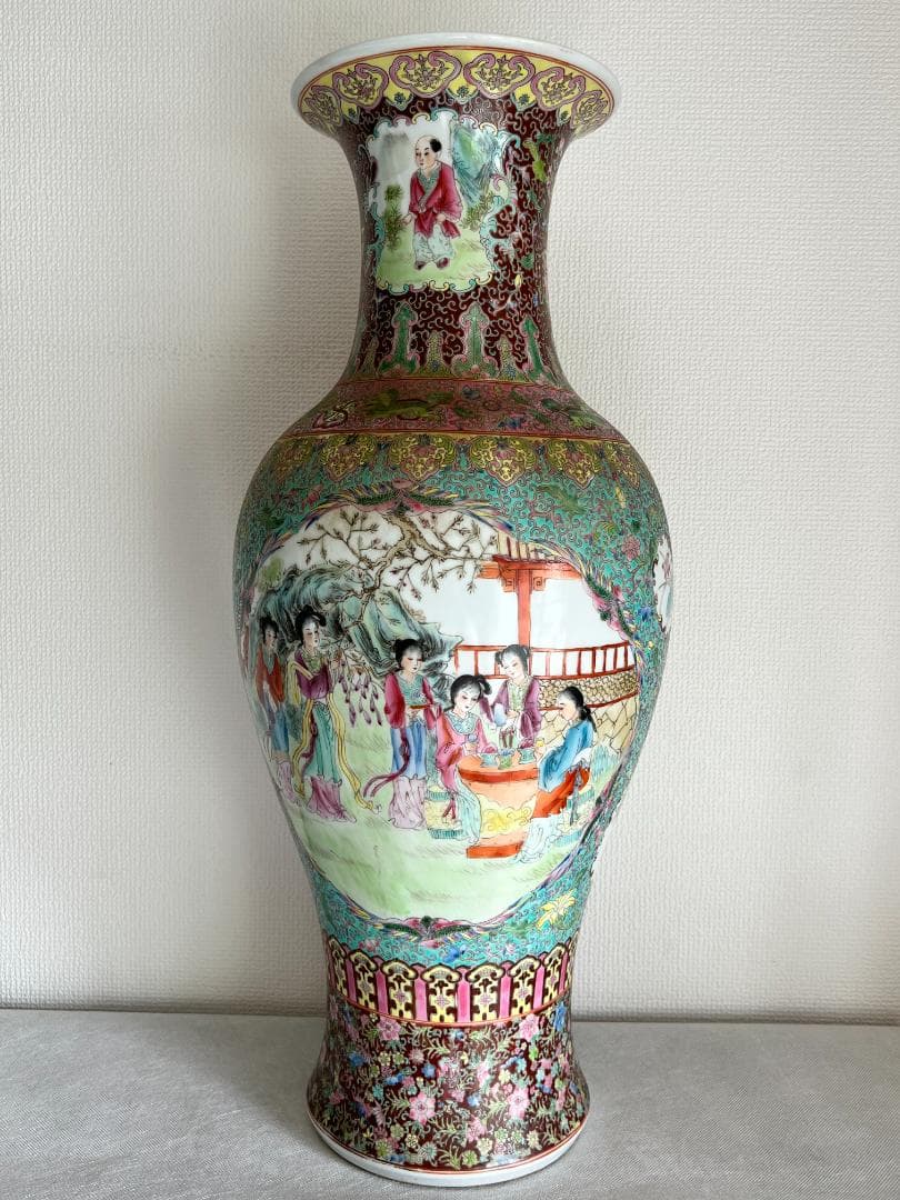 【海】粉彩 乾隆年製 満面手絵 開窓 人物庭園図 特大花瓶 70年代 中国美術品