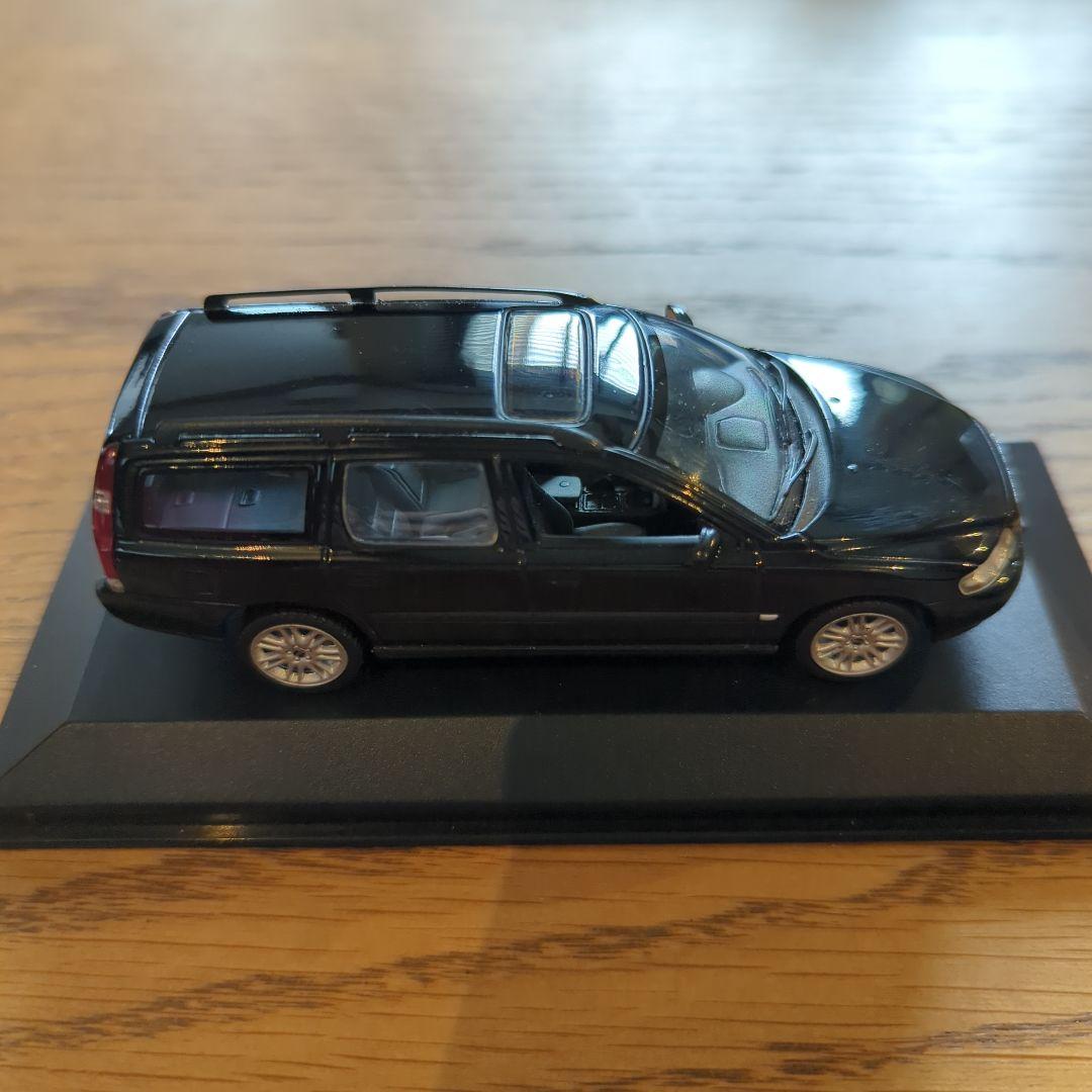 M014【B品】MINICAMPS　ミニチャンプス　Volvo ボルボ　V70