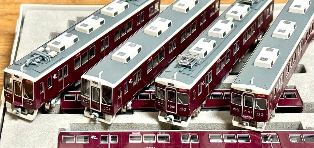 阪急神戸線8000系8042f+7000系7001f 8両(室内灯設置済)