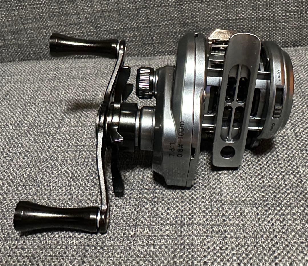 明日までセール！新品 超軽量 丸型ベイトフィネスリール　左ハンドル ベイトリール