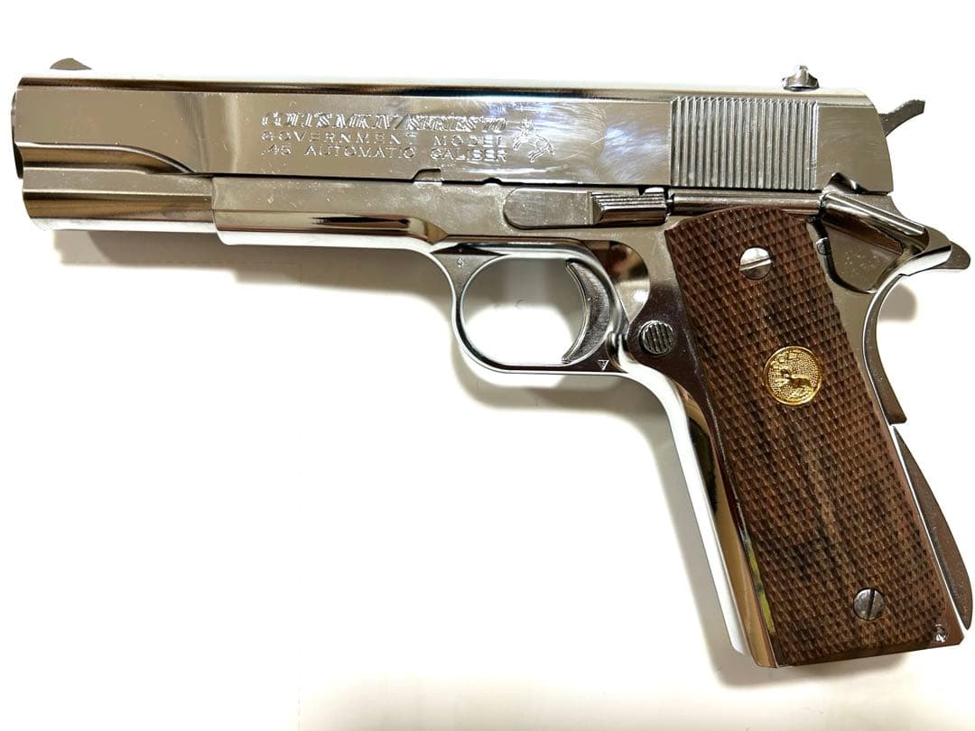 コルトガバメント　ニッケルフィニッシュ