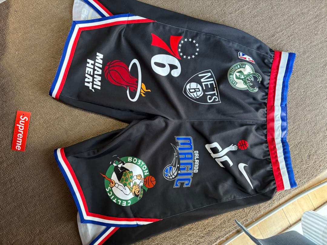 Nike NBA ロゴショートパンツ 30サイズ