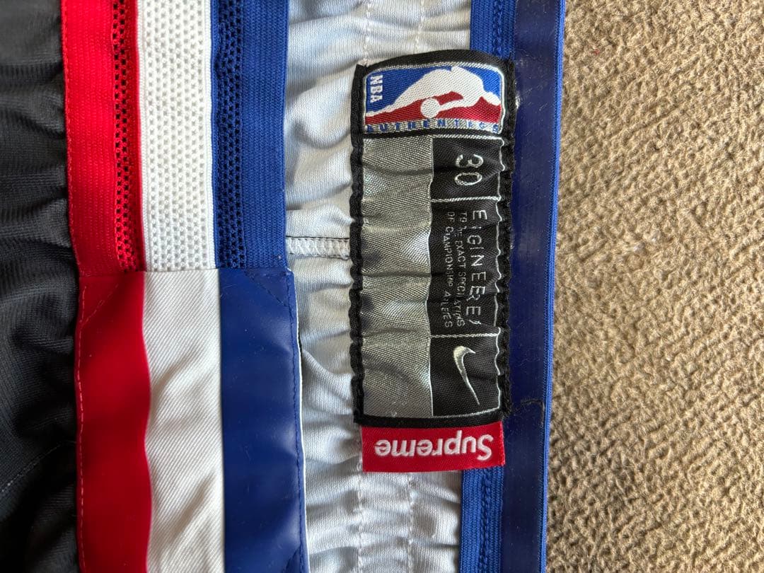 Nike NBA ロゴショートパンツ 30サイズ