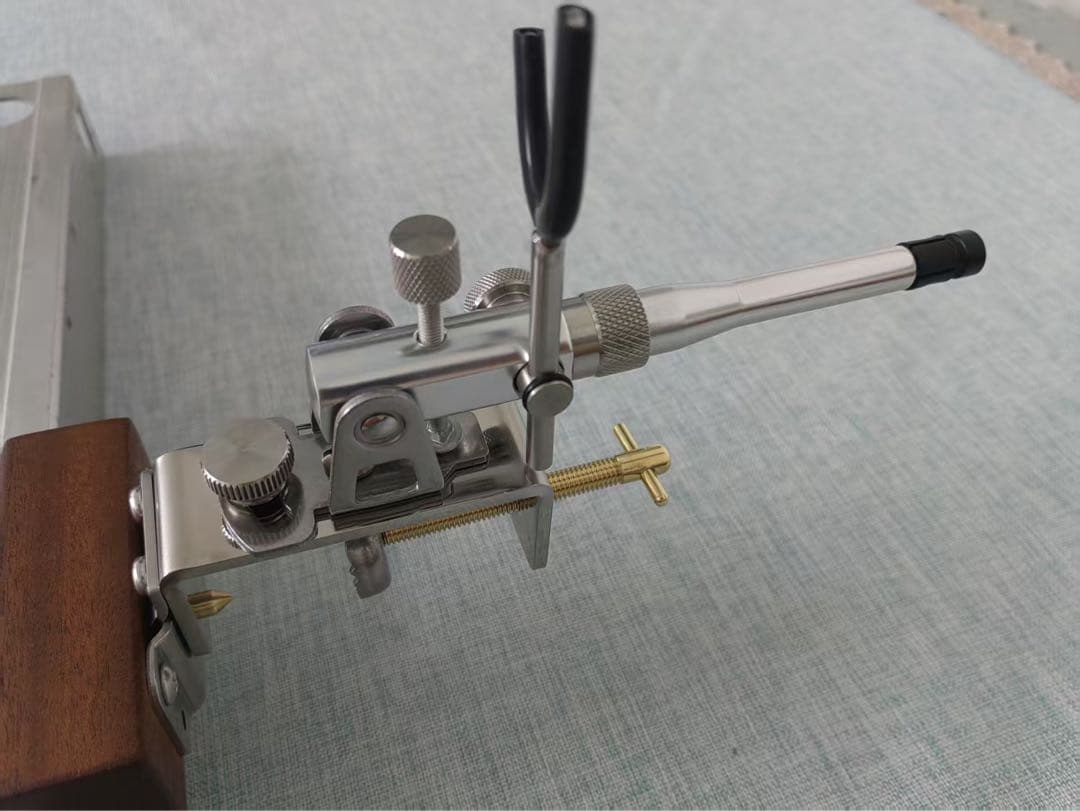 新品未使用、ヘラブナ用金属万力、ヘラ万力、砲台スノーピーク ダイワ竿受け へら