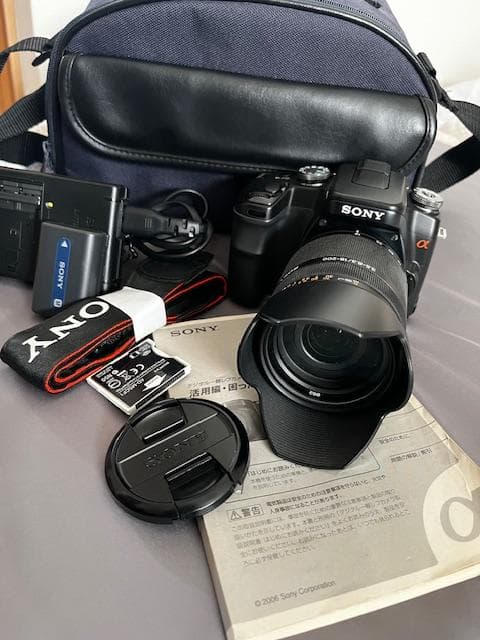 【良品】SONY α デジタル一眼レフカメラ 18-200mmレンズ付き