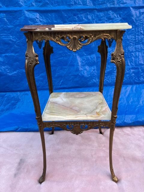 Italy イタリア製・サイドテーブル・猫脚