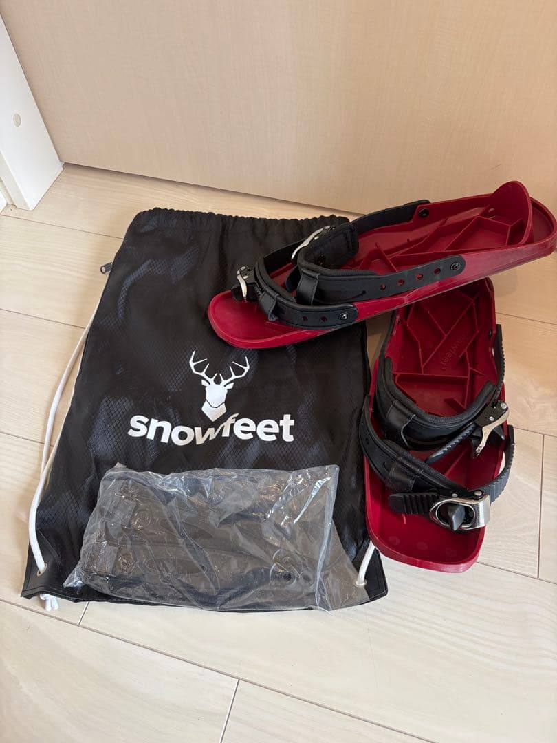 feet スノーシュー レッド/ブラック