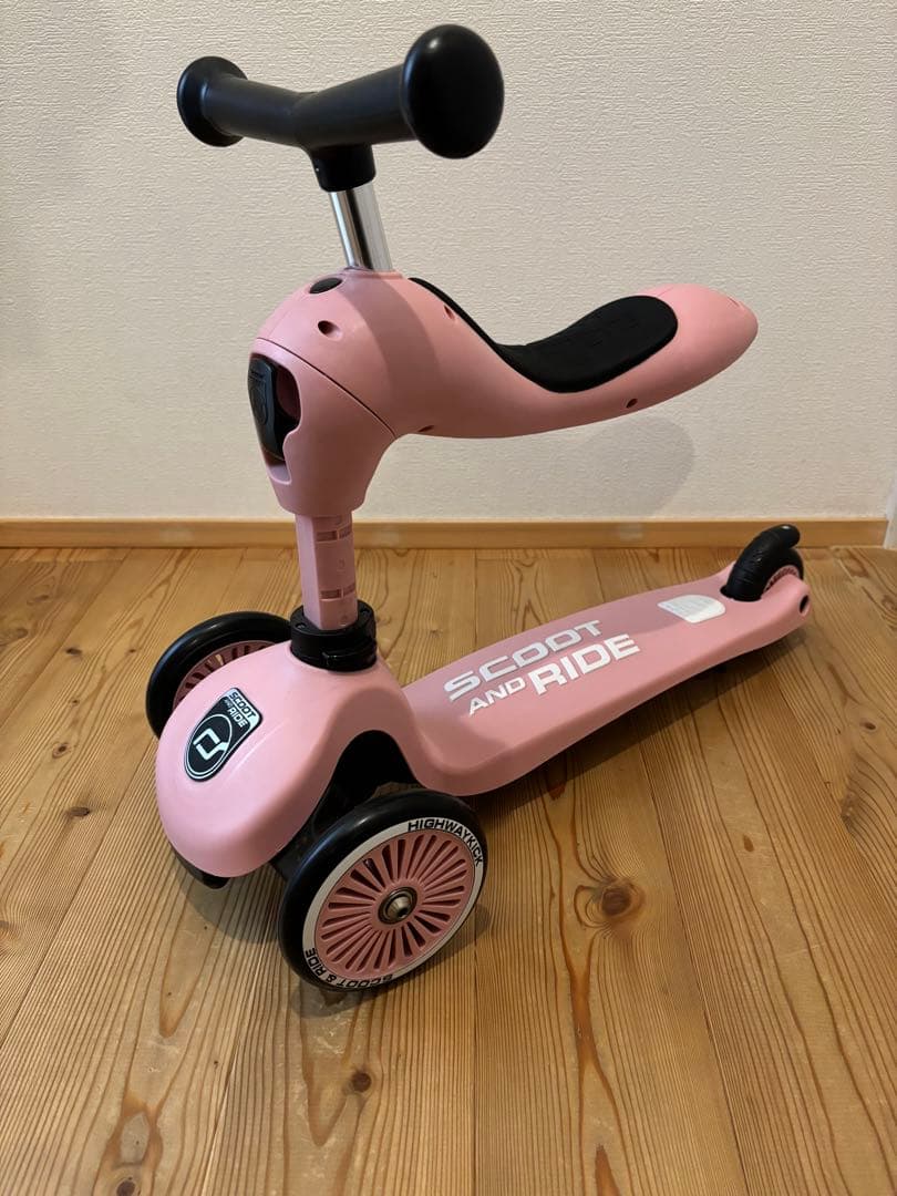 SCOOT AND RIDE ピンク　室内使用のみ