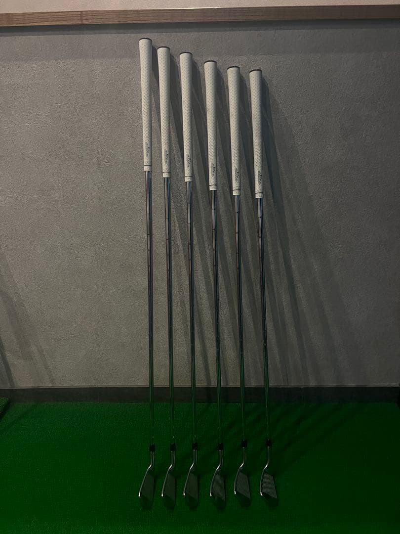 タイトリスト　T100 2023年モデル　P-5