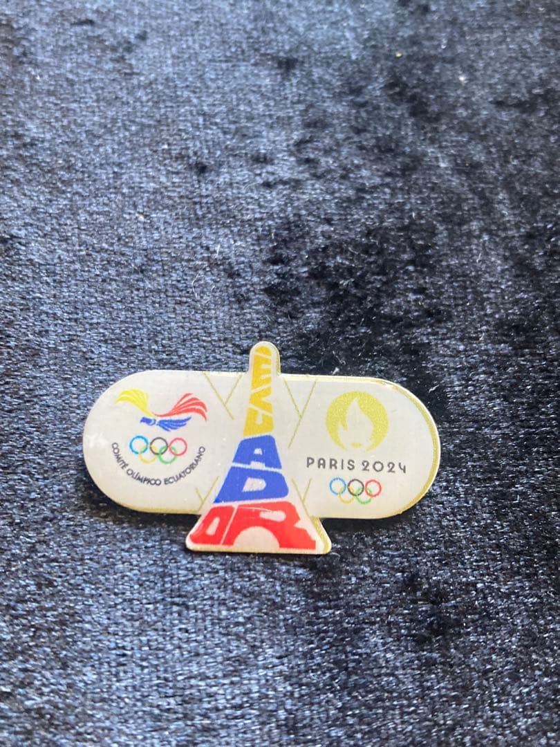 IYK　パリオリンピック　ピンバッジ