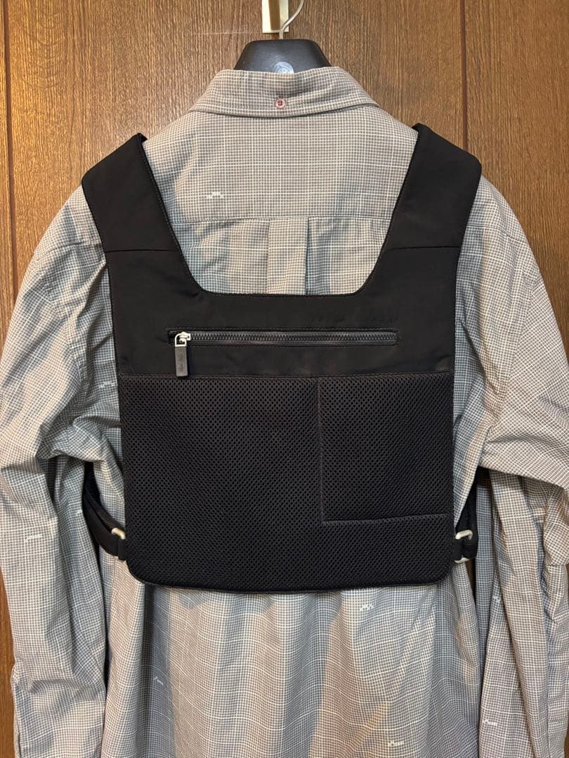 k*i様 OLDミュウミュウ・MIU MIU黒色ベスト型バッグ・2000年代購入