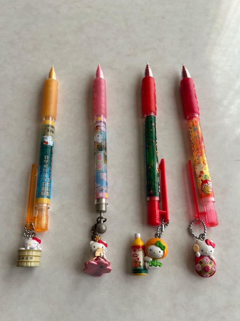 ハローキティご当地シャーペン16本セット