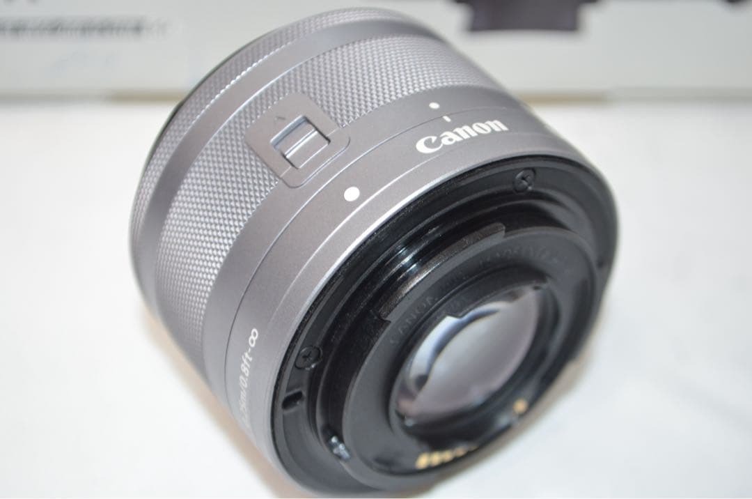 ★美品★お洒落ホワイト♪高性能ミラーレス！スマホ転送OK★キヤノン Kiss M