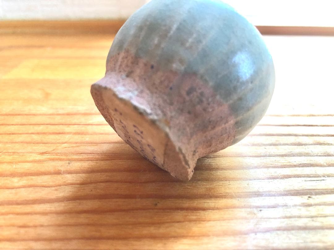 【タイ・希少・骨董品】宋胡録（スンコロク）青磁 鎬紋 杯 ぐい呑み