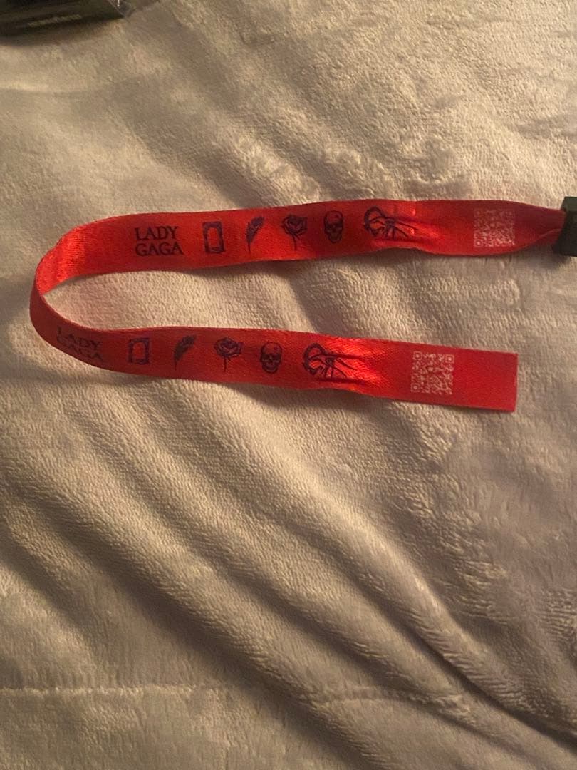 Lady Gaga VIP Gold Merch - 2026年　VIPギフト