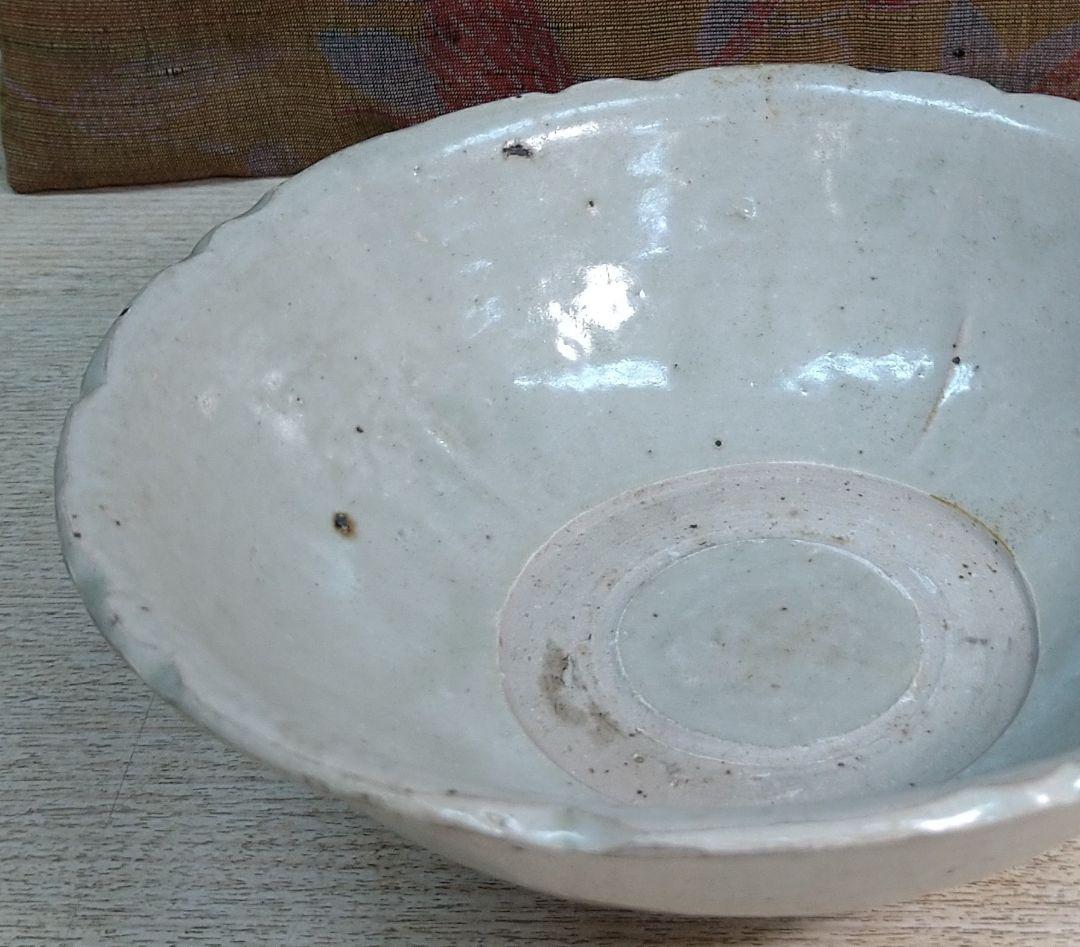 南宋白磁輪花茶碗　中国南宋時代r5-13