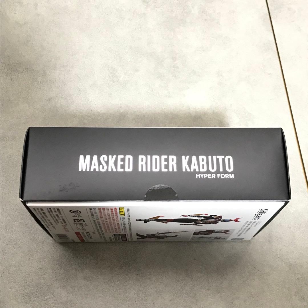 仮面ライダーカブト　ハイパーフォーム 真骨彫製法　フィギュアーツ