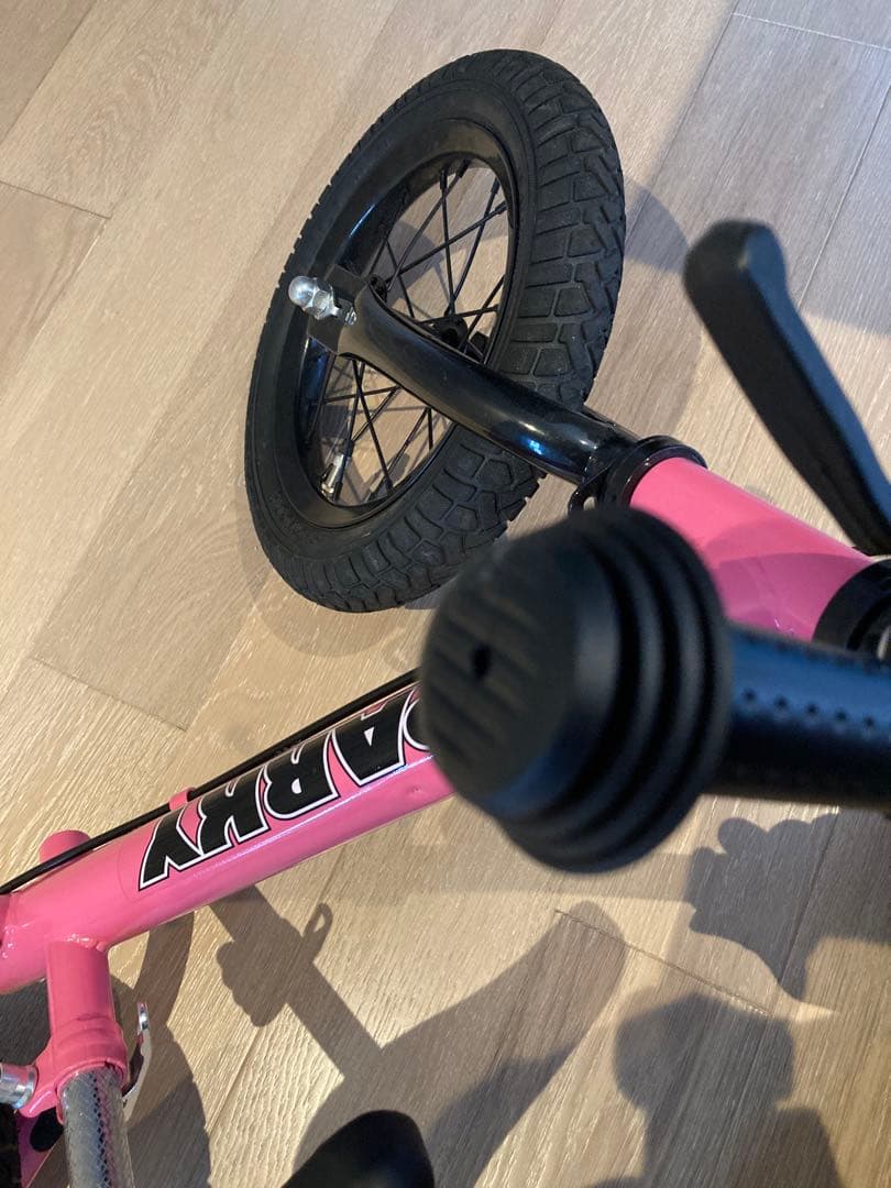 SPARKY スパーキー　キックバイク　ピンク　ブレーキ　スタンド付