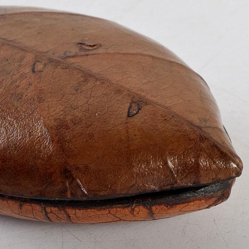 茶道具　塗師　新井宗賀作　乾漆　柿の葉香合　共箱　V　8833